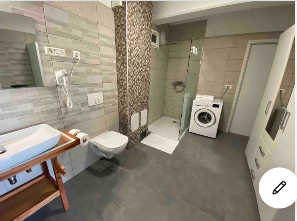 Lovely Apartment In Nature With Sauna! โพสโตยนา ภายนอก รูปภาพ